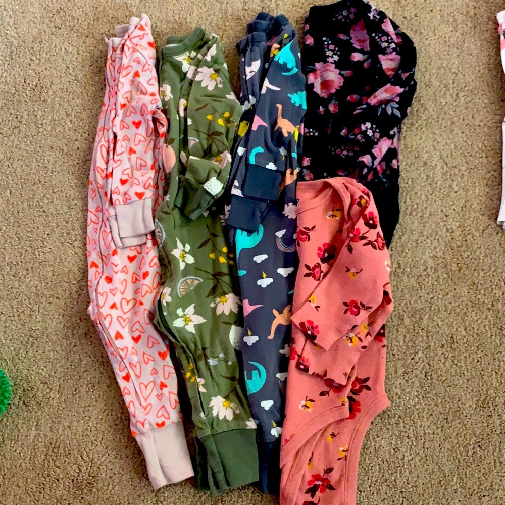 3 footless pajamas (18-24 month)/2 shirts